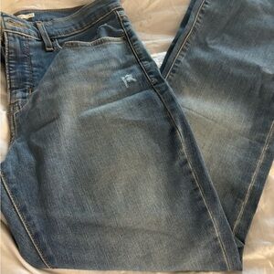 Levi’s women’s 
315 shaping bootcut3 size 31 x30